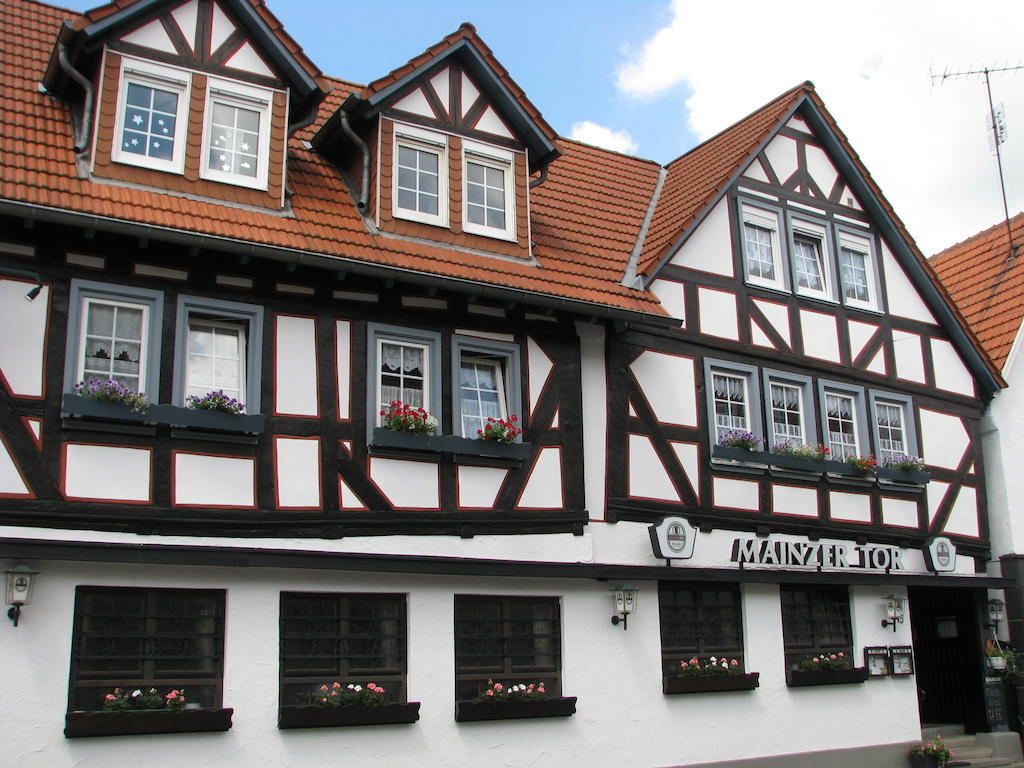 Restaurant / Pension Mainzer Tor Alsfeld Exterior foto